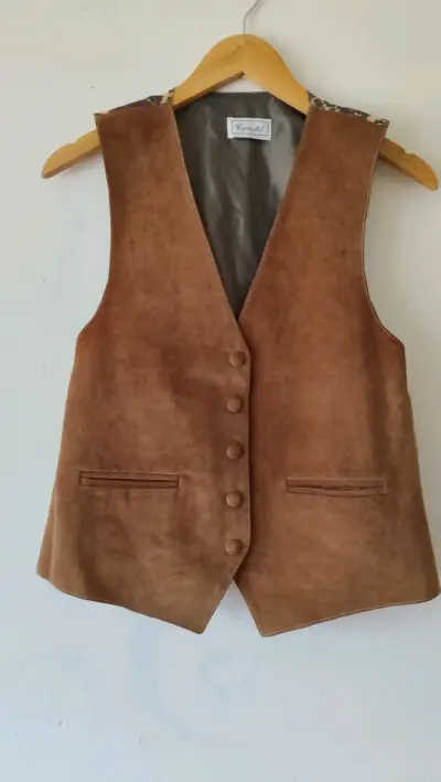 Chaleco de gamuza marrón para hombre Corralet - miniatura 1