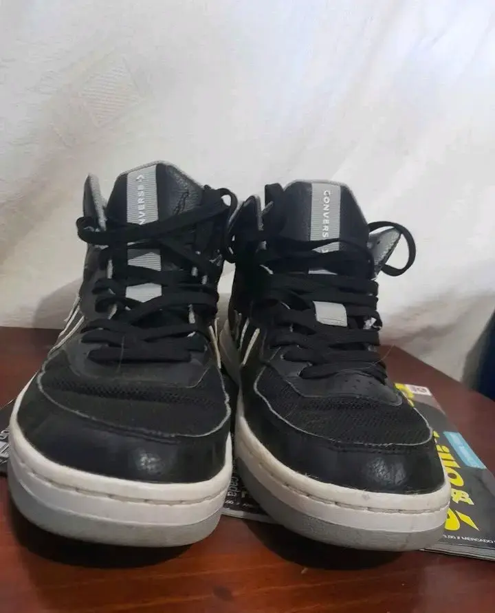 Zapatillas altas negras Converse de cuero - 2
