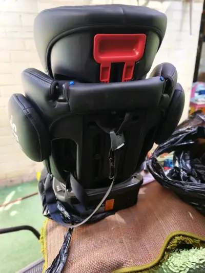Silla de auto para bebé Infanti con protección - miniatura 2