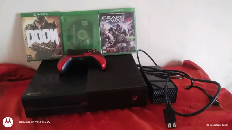 Consola Xbox One con juegos y control - 1