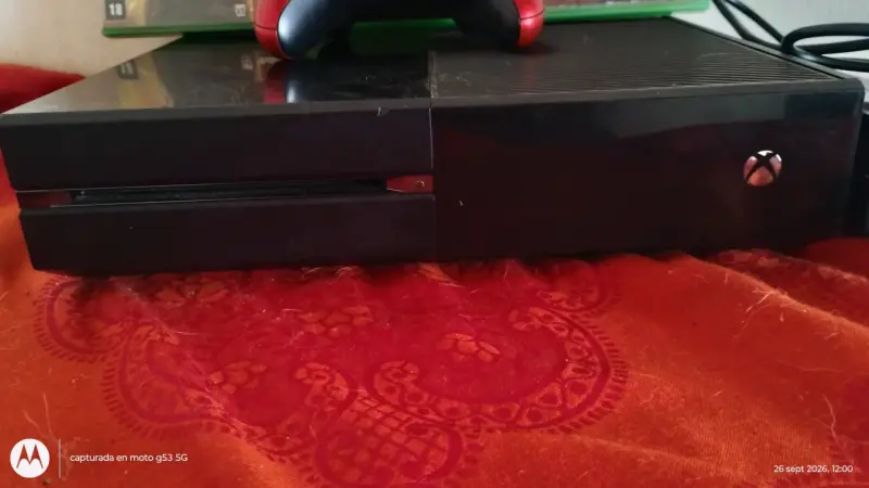 Consola Xbox One con juegos y control - 2
