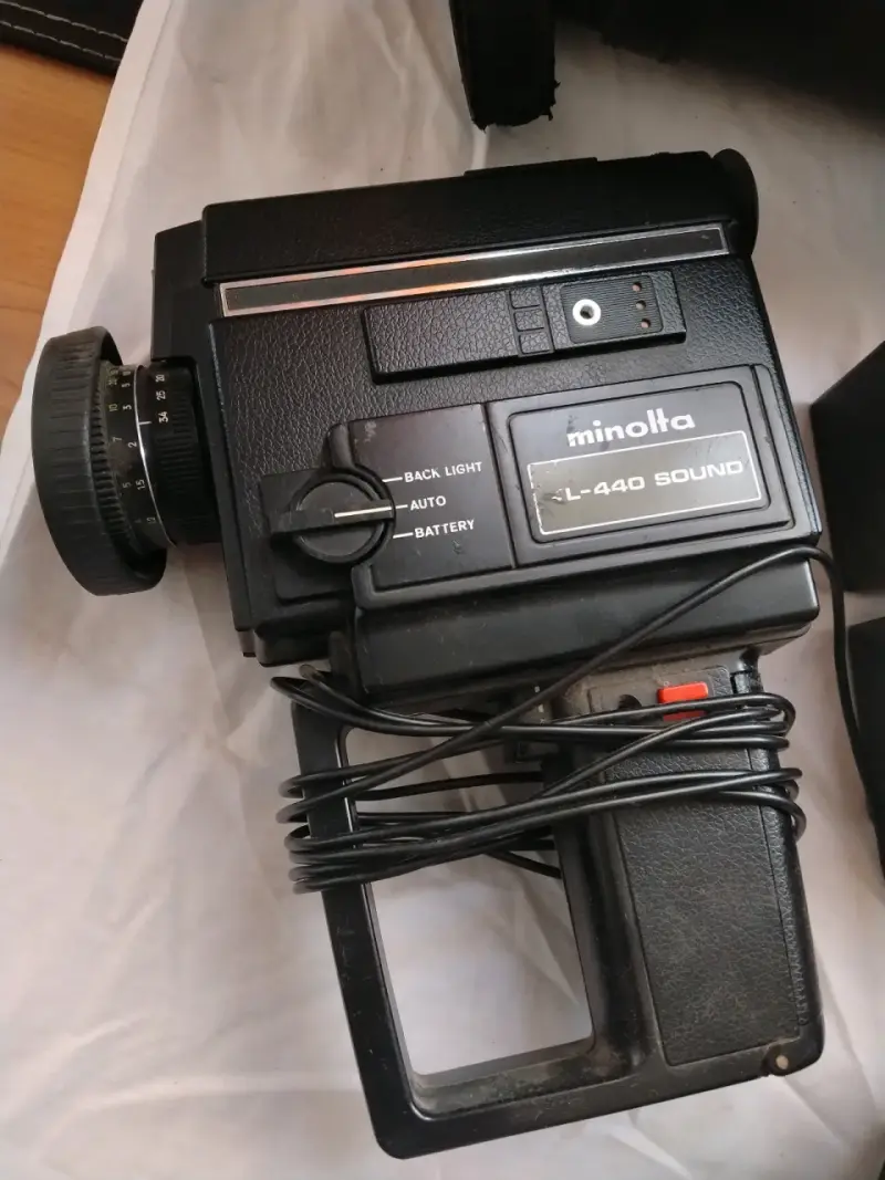 Cámara de video Minolta Super 8 con estuche y acce - 3