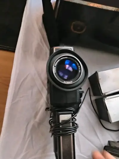 Cámara de video Minolta Super 8 con estuche y acce - miniatura 5