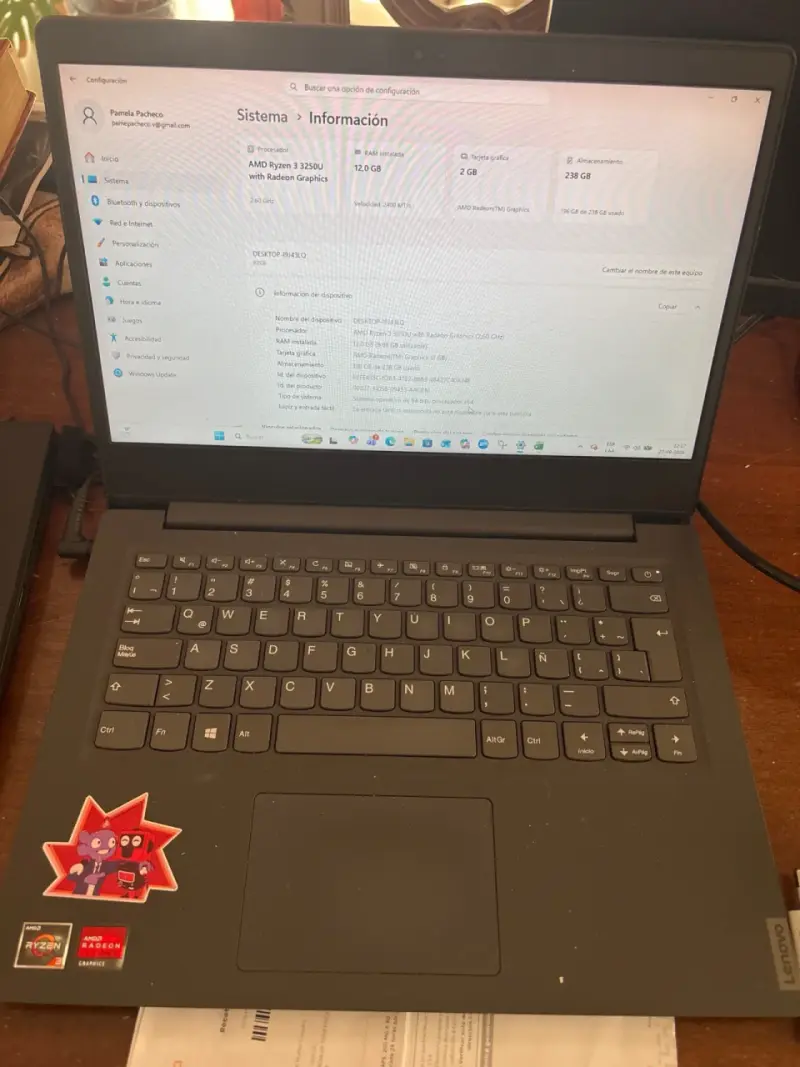 Laptop Lenovo AMD Ryzen 3 12GB RAM - 1