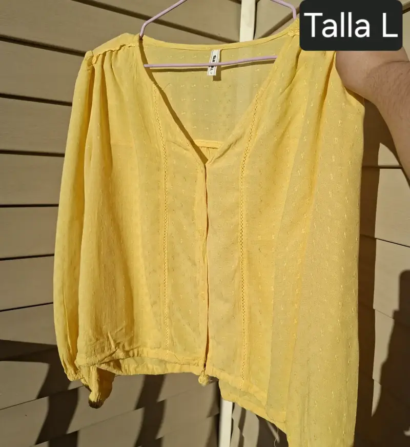 Blusa amarilla talla L