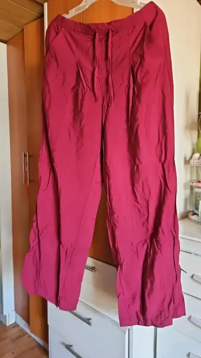 Pantalón color vino de mujer talla M - miniatura 1