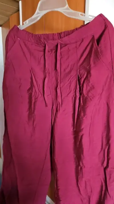 Pantalón color vino de mujer talla M - miniatura 2