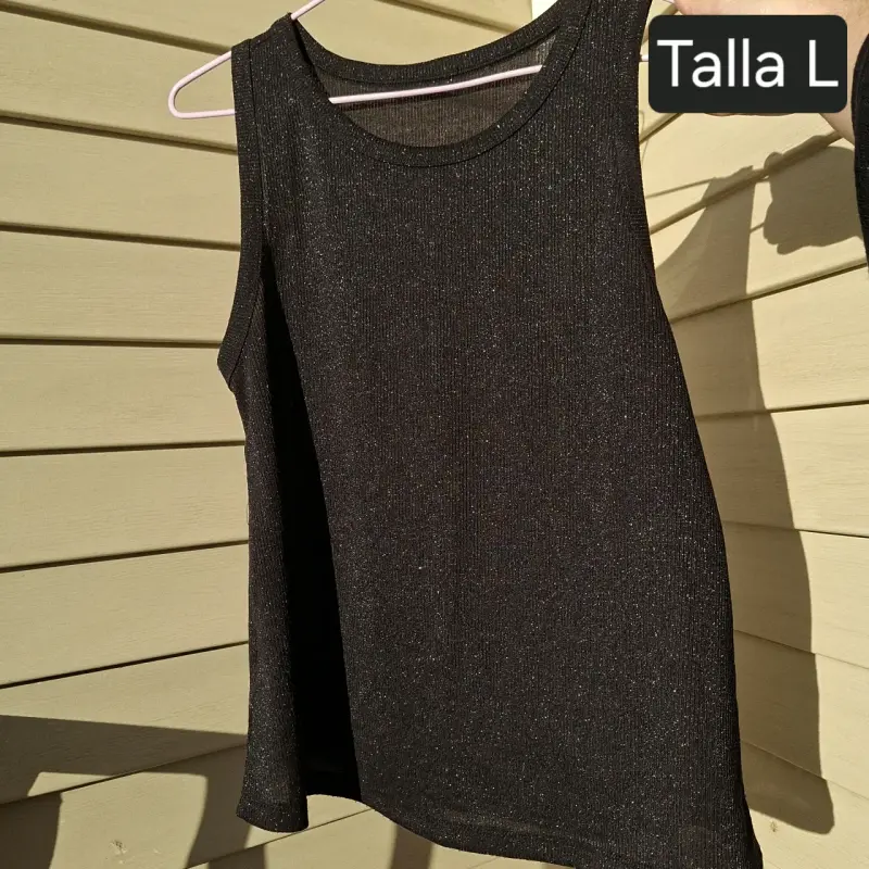 Polera sin mangas negra talla L