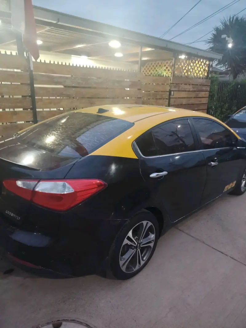 Taxi Kia Cerato 2013 en buen estado - 2