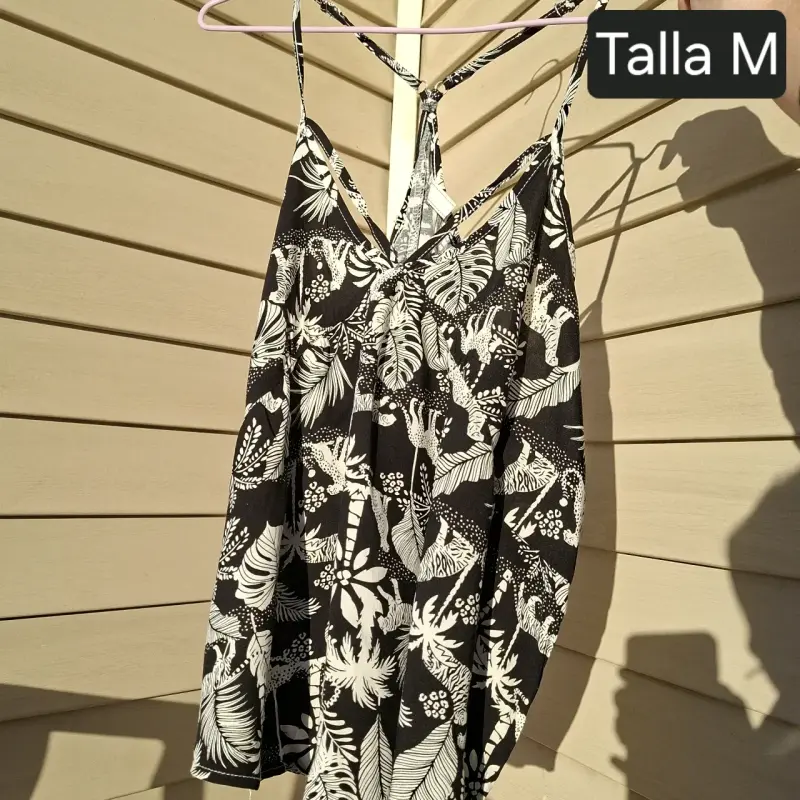 Blusa estampado tropical talla M