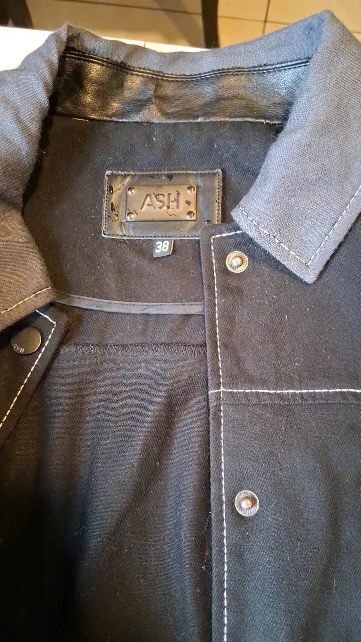 Chaqueta Negra de Mezclilla y Cuero para Hombre - 4