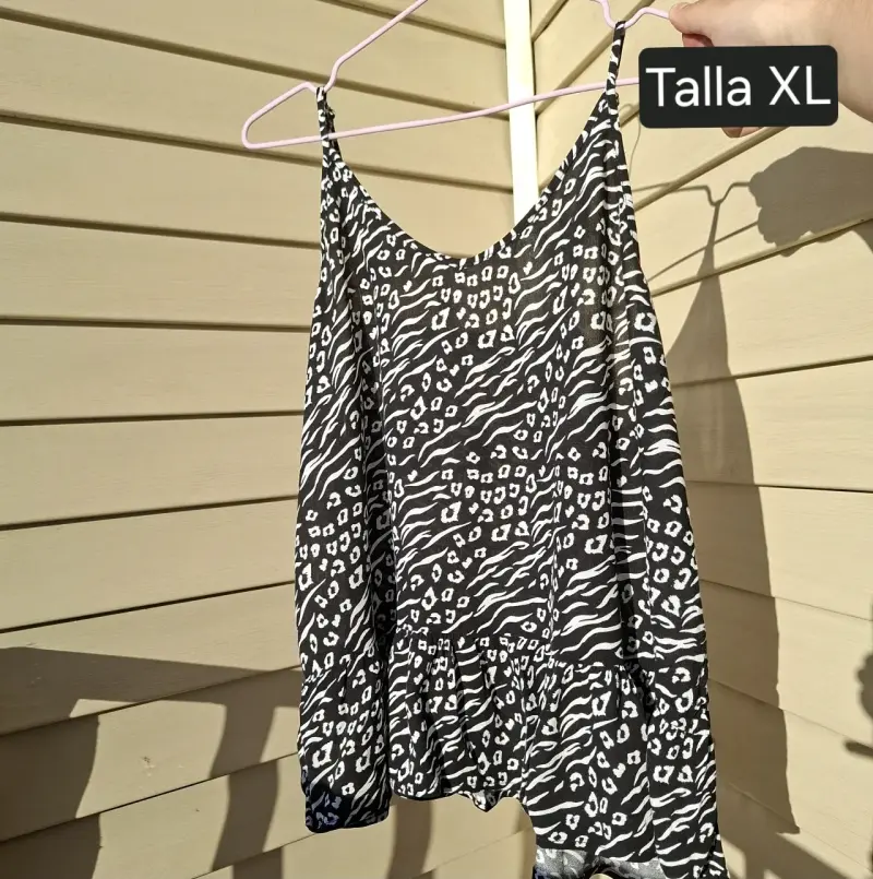 Blusa de tirantes estampado animal print talla XL