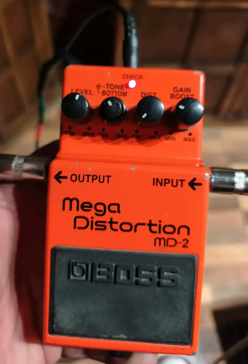 Pedal de distorsión Boss MD-2 Mega Distortion - 2