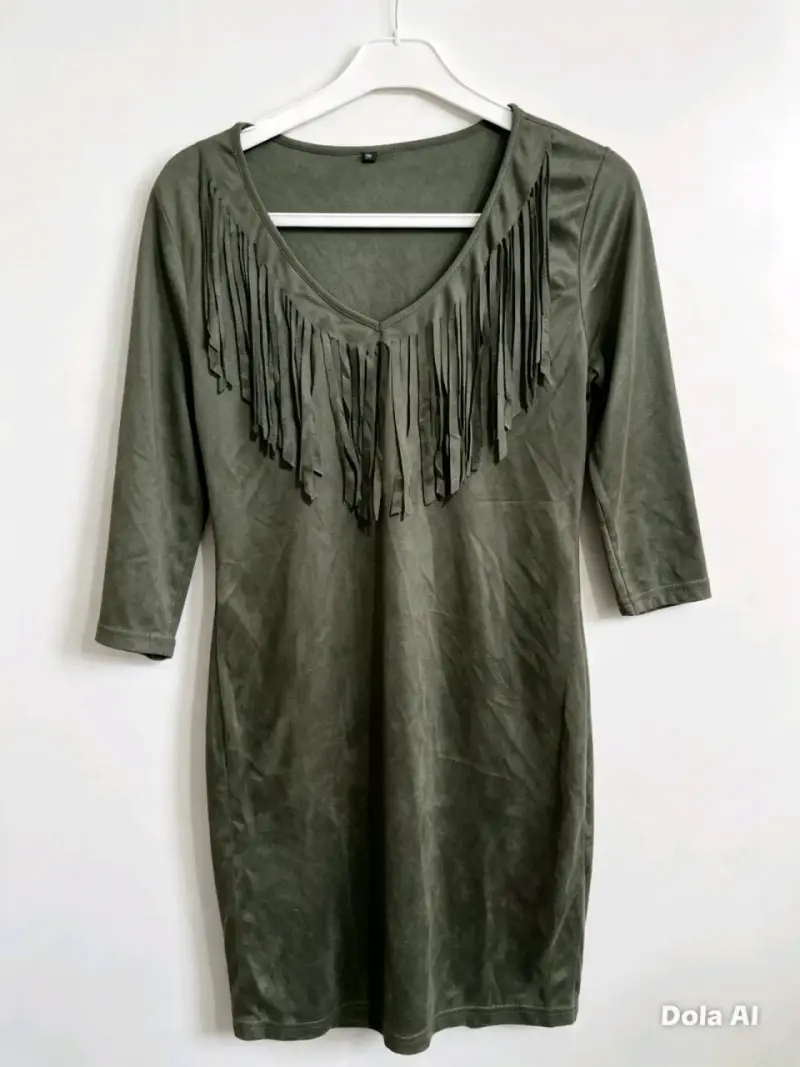 Vestido verde con flecos estilo bohemio - 2