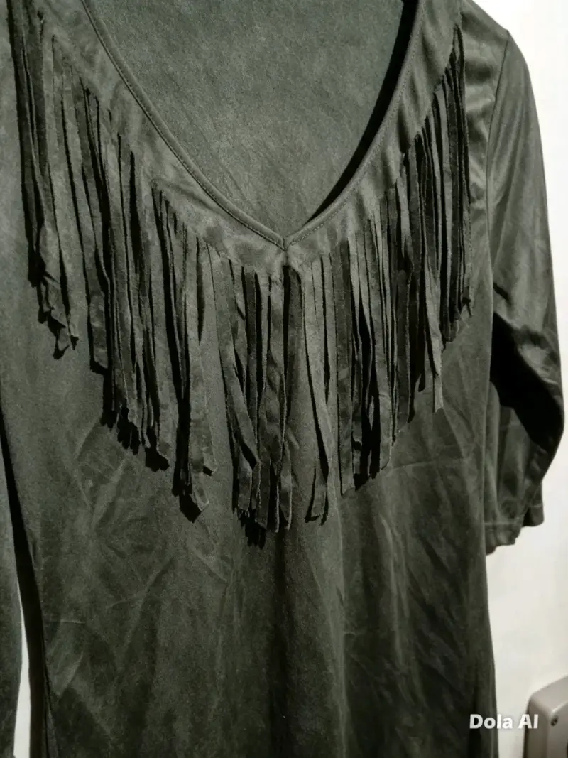 Vestido verde con flecos estilo bohemio - 3