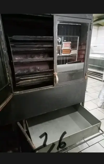 Maquina para asar pollos a carbon - miniatura 1