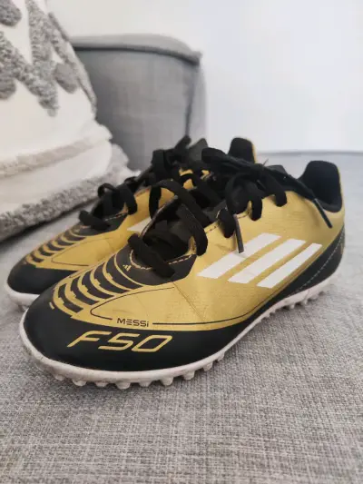 Zapatillas de fútbol Adidas Messi F50 doradas - miniatura 1