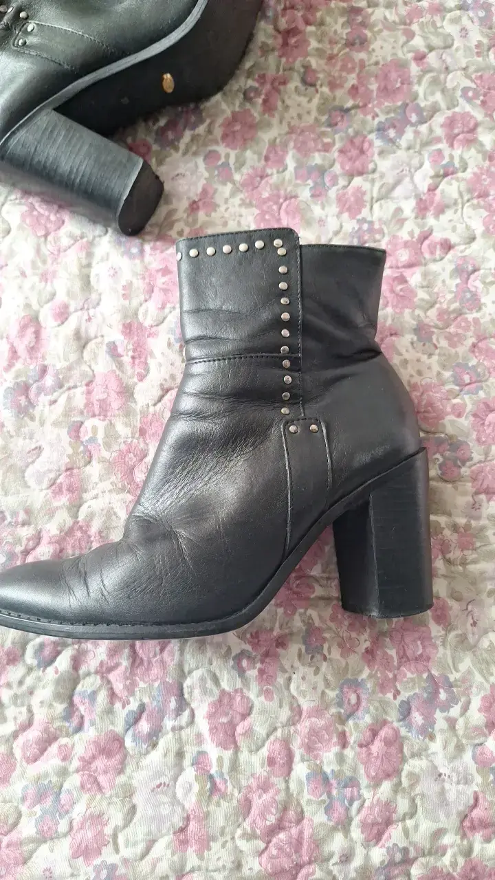 Botines de cuero negro con tacón y tachas Gacel - 2