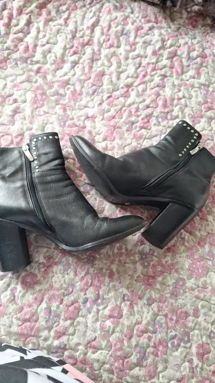 Botines de cuero negro con tacón y tachas Gacel - 3