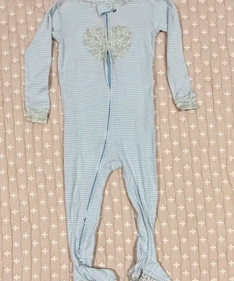 Pijama de bebé Carter's azul con corazón - 3