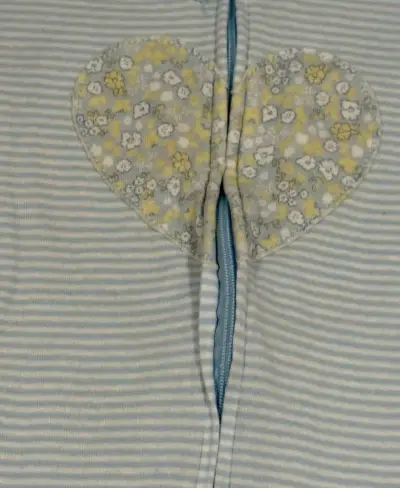 Pijama de bebé Carter's azul con corazón - miniatura 4
