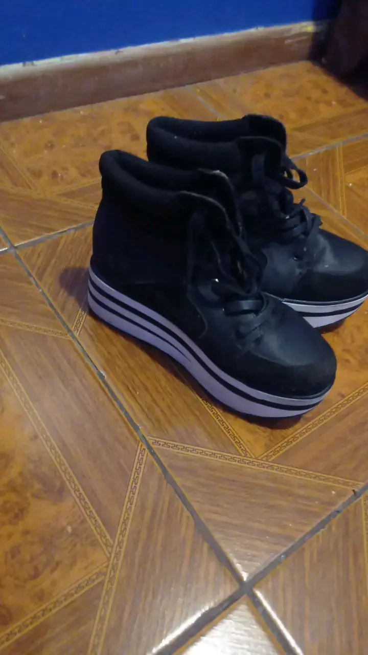 Zapatillas negras con plataforma para mujer - 2