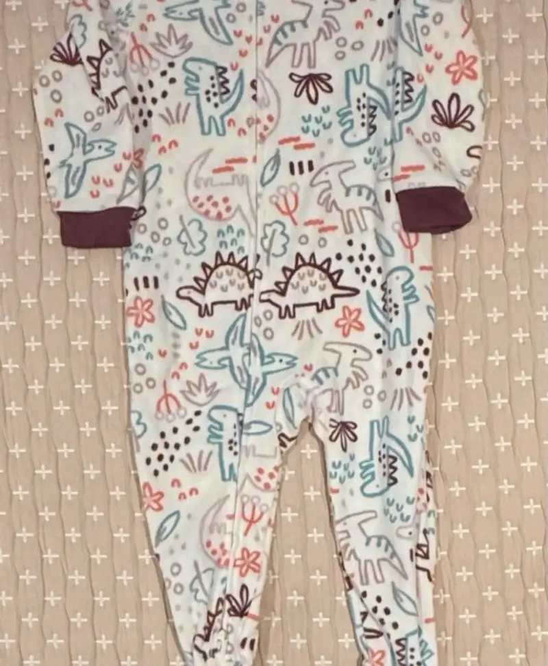 Pijama enterizo de dinosaurios para bebé Carter's - 2