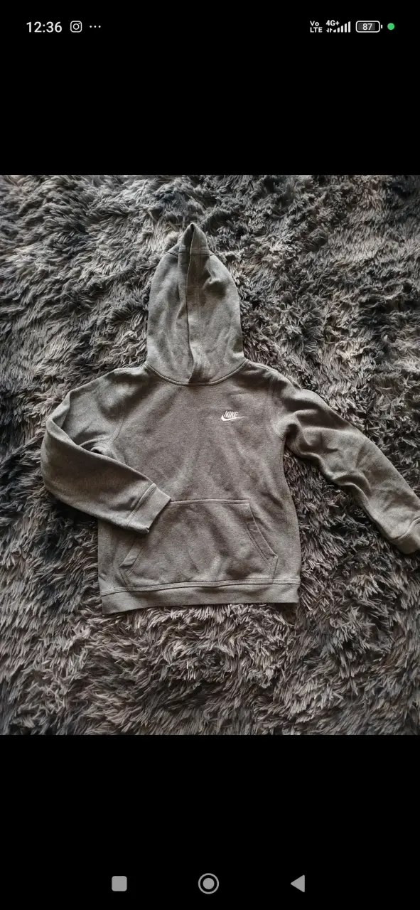 Polerón con capucha Nike gris talla 10-12 - 1