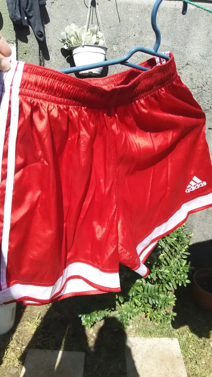 Shorts deportivos rojos Adidas talla M - 2