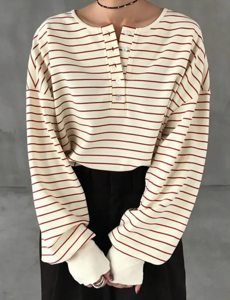 Polera de rayas blancas y rojas estilo casual - 5