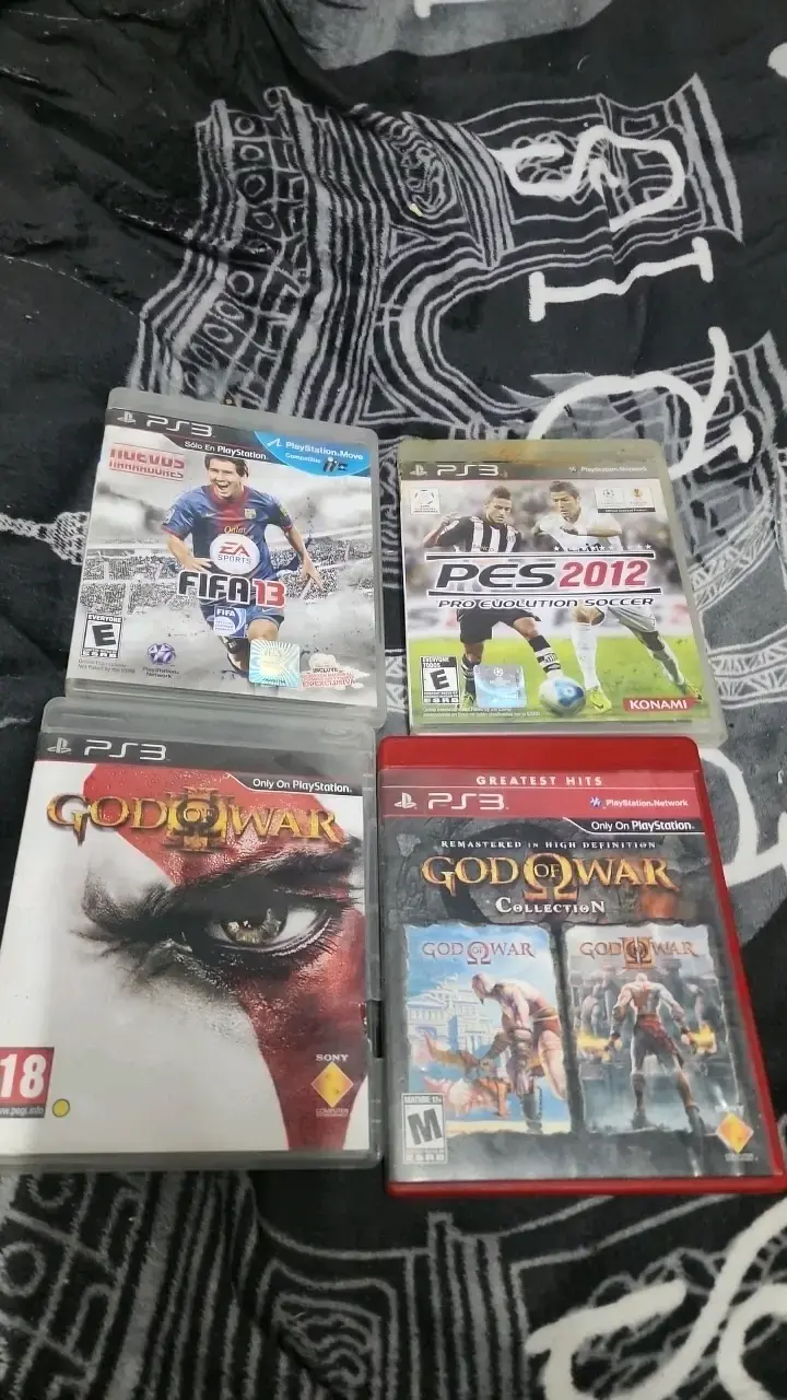 Colección de juegos PS3 FIFA, PES y God of War - 1