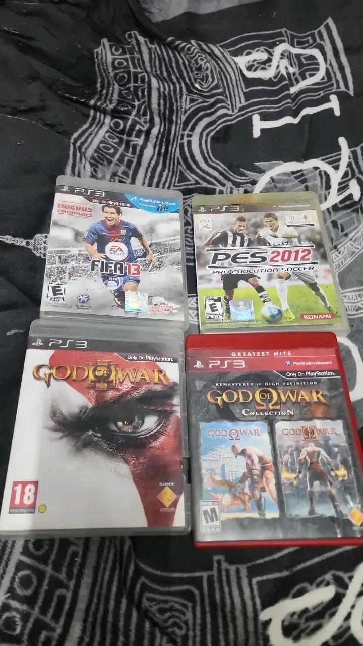 Colección de juegos PS3 FIFA, PES y God of War - 2