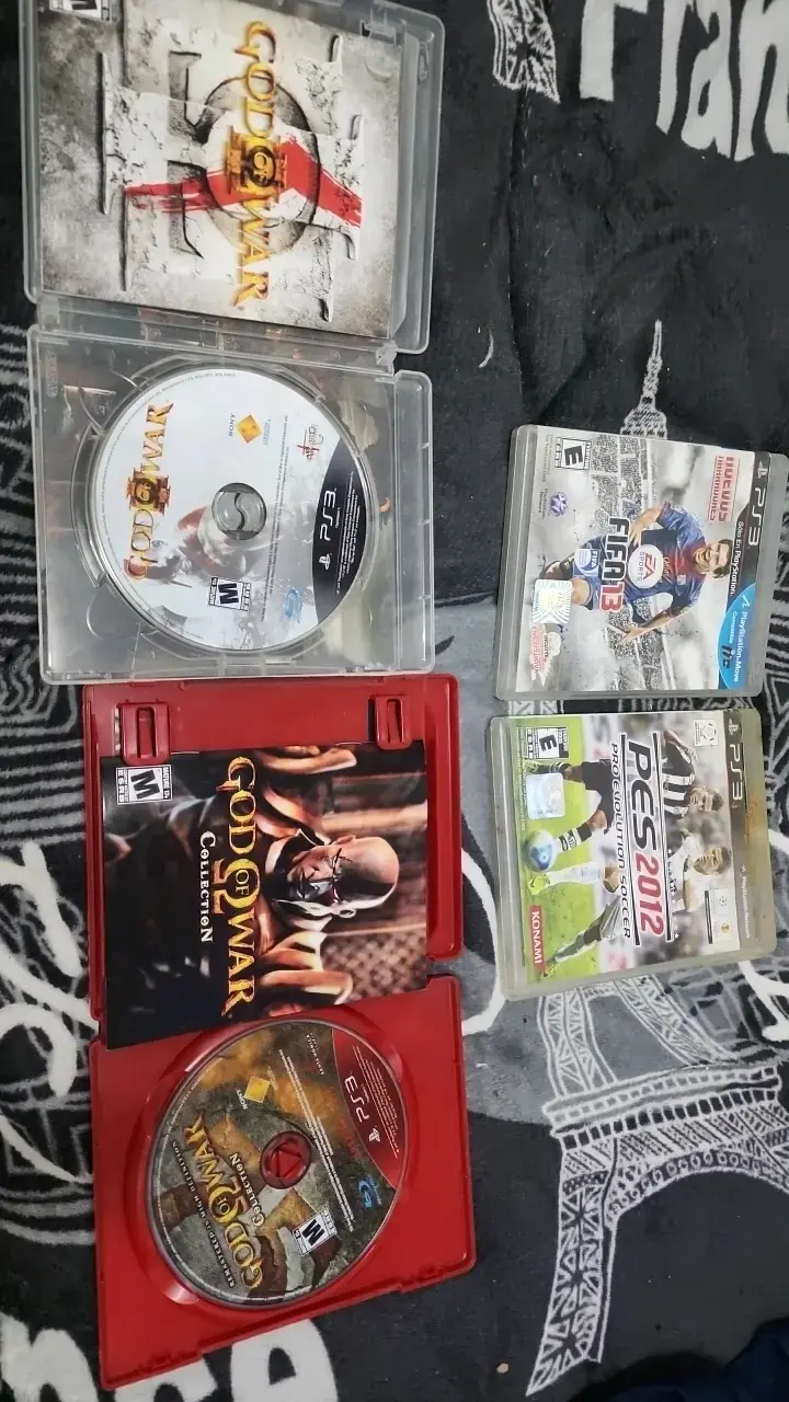 Colección de juegos PS3 FIFA, PES y God of War - 3