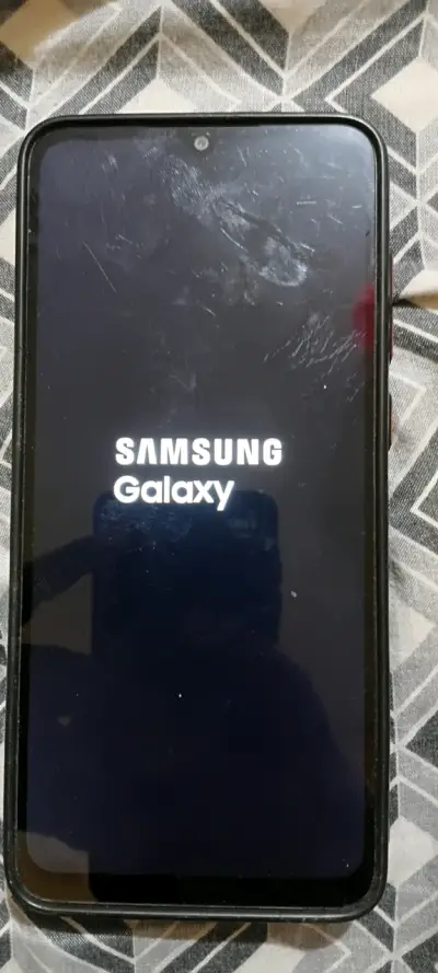 Samsung Galaxy en buen estado con pantalla grande - miniatura 1