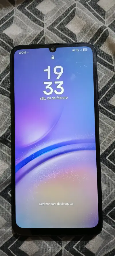 Samsung Galaxy en buen estado con pantalla grande - miniatura 2