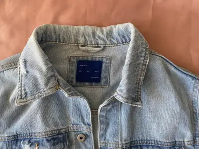 Chaqueta de mezclilla azul claro para hombre - miniatura 3