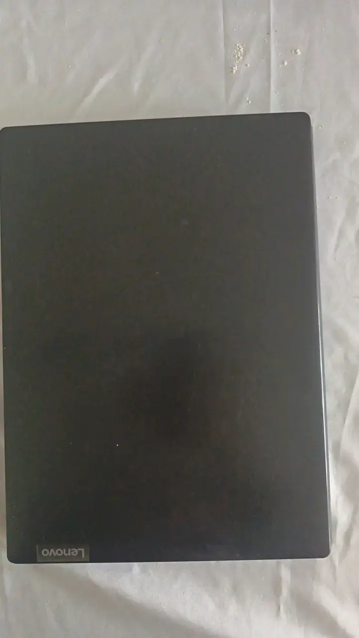 Laptop Lenovo Ideapad S145 con AMD A4 - 2
