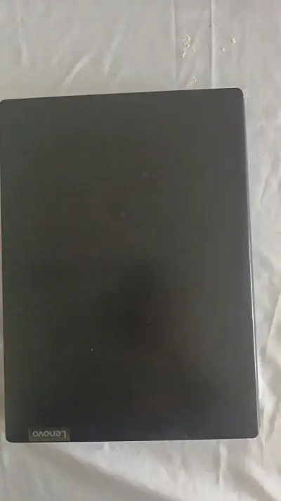 Laptop Lenovo Ideapad S145 con AMD A4 - miniatura 2