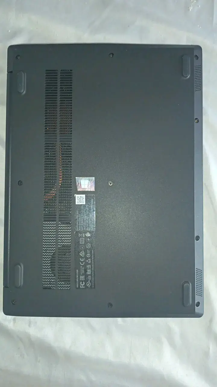Laptop Lenovo Ideapad S145 con AMD A4 - 3