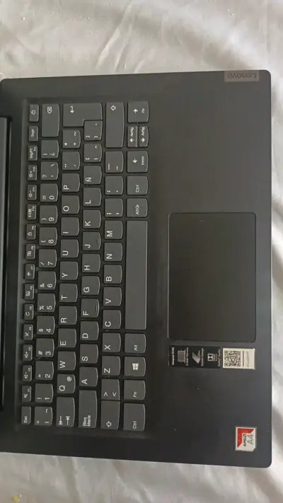 Laptop Lenovo Ideapad S145 con AMD A4 - miniatura 4