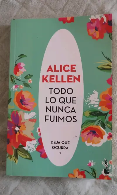 Todo Lo Que Nunca Fuimos de Alice Kellen - miniatura 1