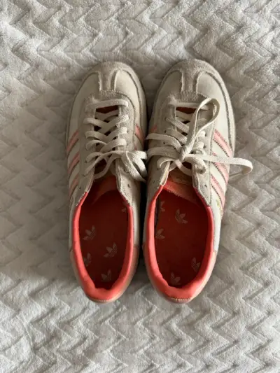 Zapatillas Adidas Gazelle beige y rosado - miniatura 1