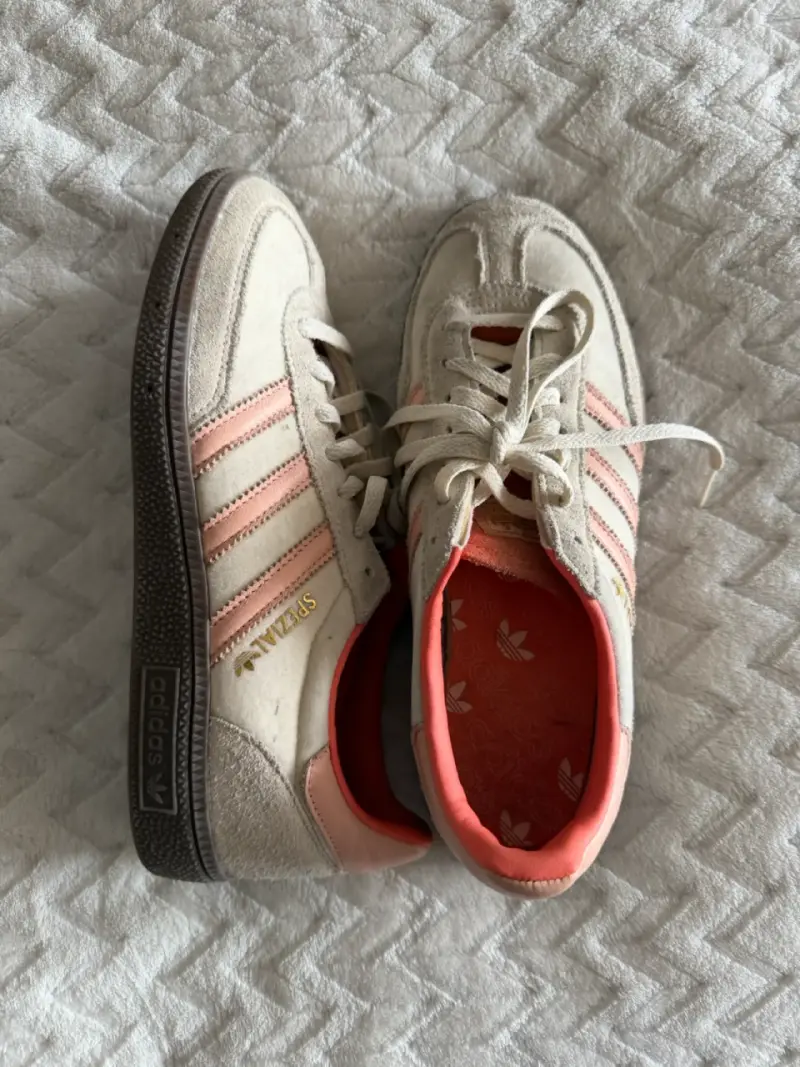 Zapatillas Adidas Gazelle beige y rosado - 2