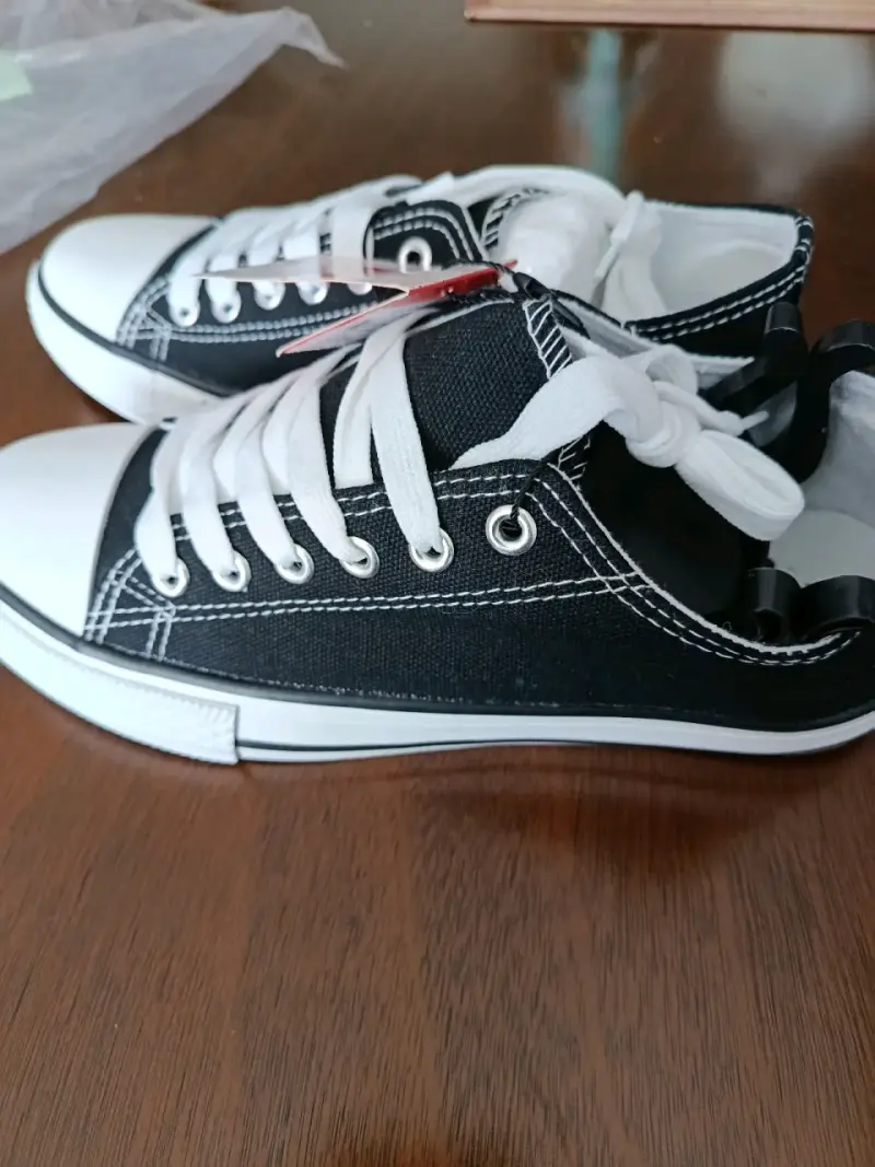 Zapatillas negras de lona para mujer - 2