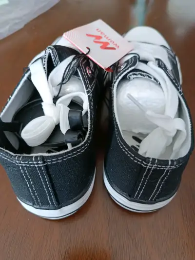 Zapatillas negras de lona para mujer - miniatura 3