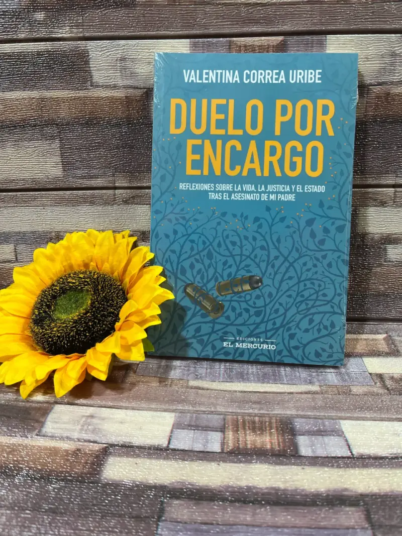 Libro 'Duelo por Encargo' de Valentina Correa Uribe