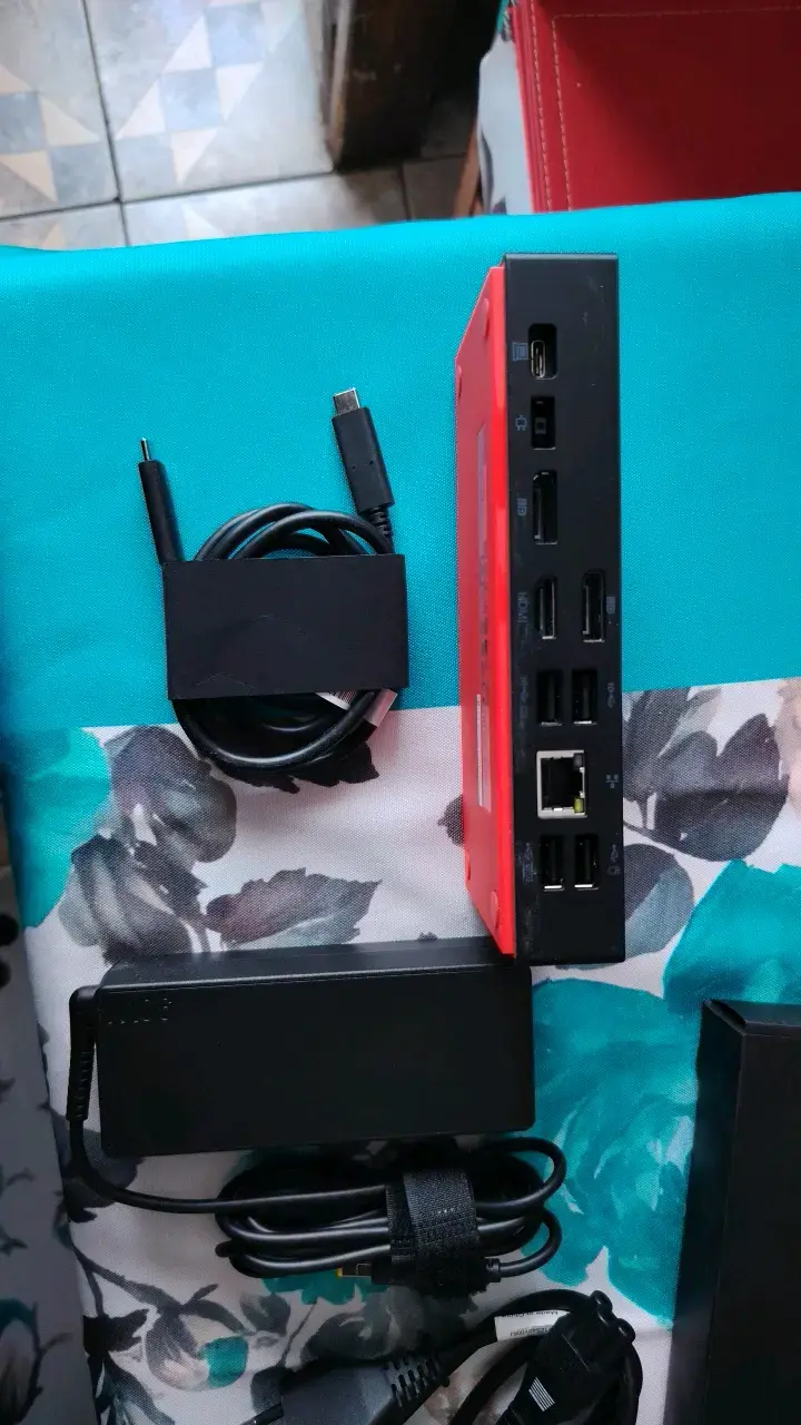 Docking Station Lenovo ThinkPad con Cables - 2