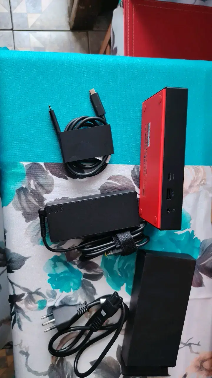 Docking Station Lenovo ThinkPad con Cables - 3