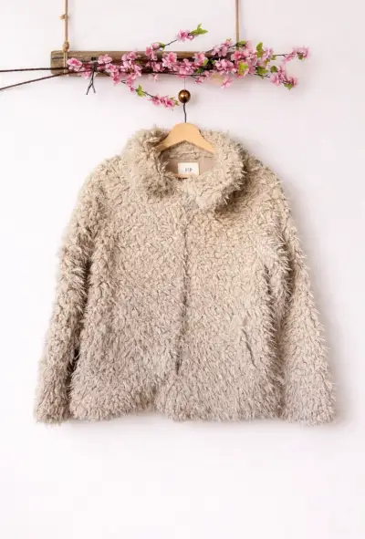 Chaqueta de corderito beige para mujer - miniatura 1