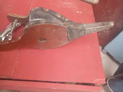 Petaca de acero inoxidable con tapa segura - miniatura 3